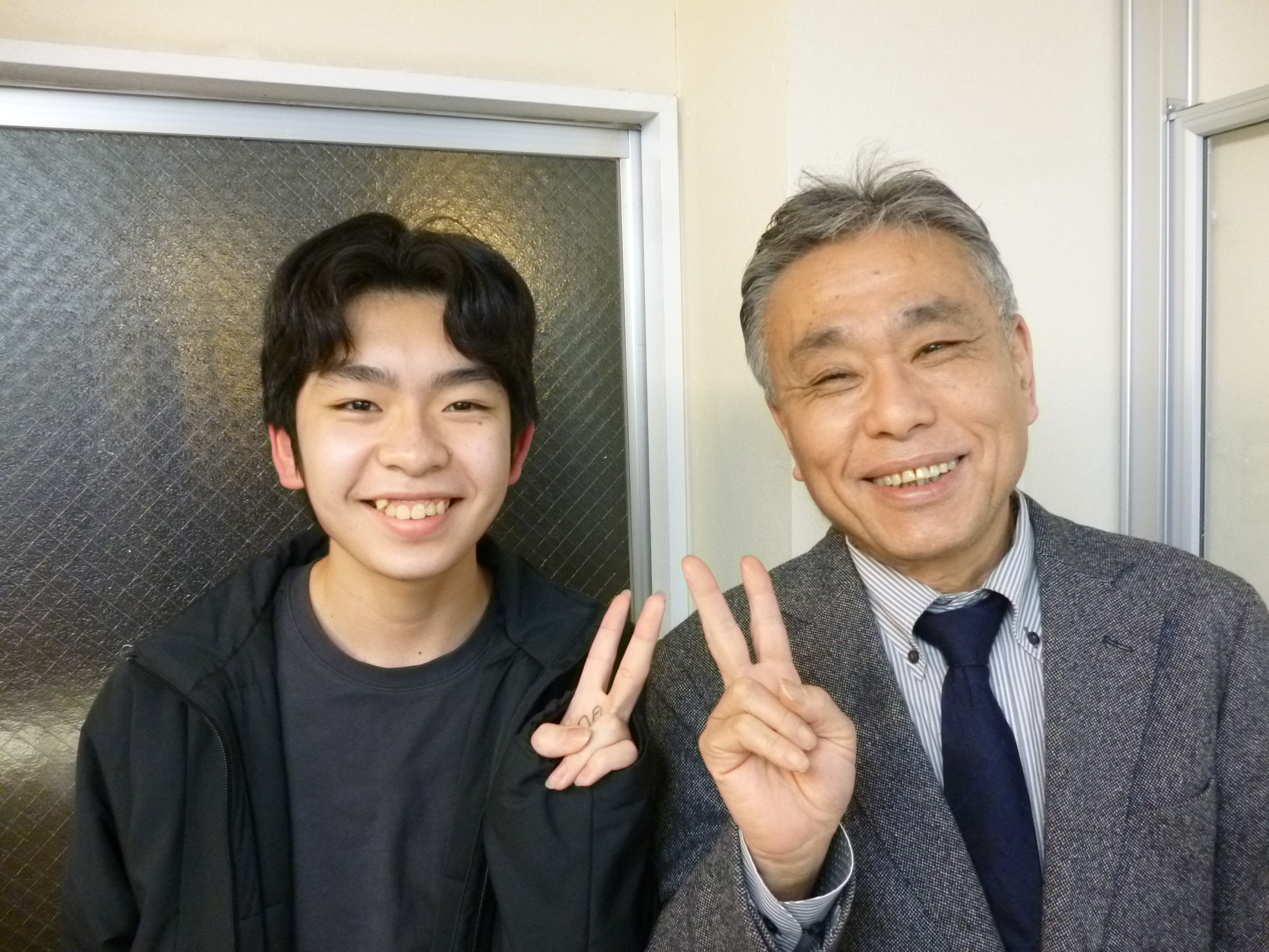 私が合格できたのは、先生がいつも同じだったからです。冬期講習中も同じ先生で質問もしやすく理解が深まりました。
