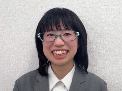 わからないことは隅々まで教えてくれて、何があっても先生が励ましてくれました。
そのおかげで合格することができました。