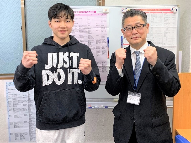 自分のペースで学習できました。担任講師が、他県の入試問題傾向も一緒に対策してくれて、見事合格を勝ち取れました!