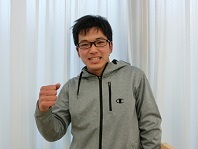 授業では気軽に質問でき、自習室では集中できることがよかったです。