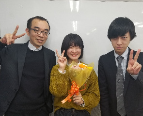 担当以外の先生も教えてくれて、問題集が豊富。