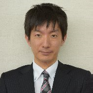 高橋先生(慶應義塾大学法学部卒)